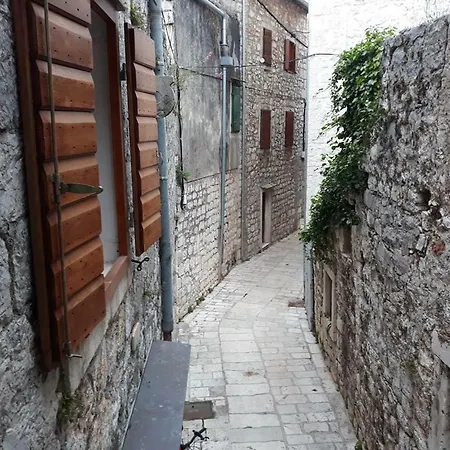Vacation House ''erika' - Quiet Center! Feriehus Stari Grad (Hvar)